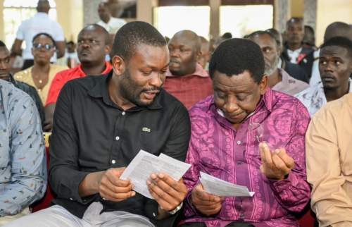 Siaya Governor James Orengo and Nairobi Senator Edwin Sifuna during a church service in Kisumu on Sunday, July 12, 2026. PHOTO/https://www.facebook.com/profile.php?id=100044525912485