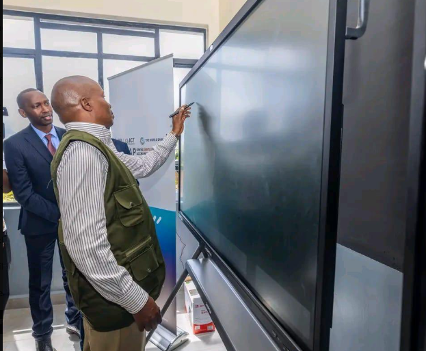 Govt unveils plan to integrate ICT learning in junior schools